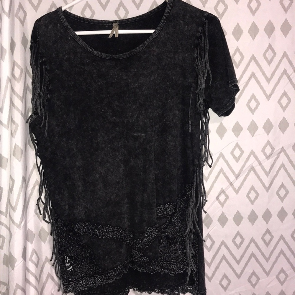 Gray scoop neck shirt